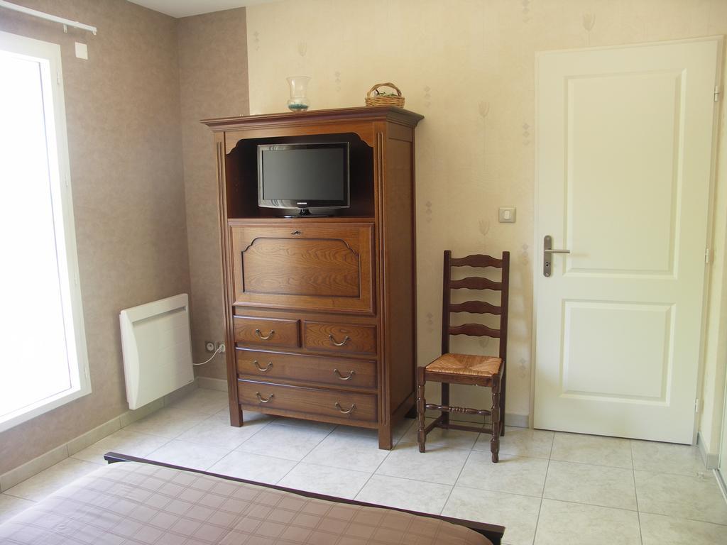 Chambres D'Hotes Le Saint O Detente Rum bild